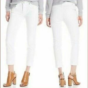 NWT the relaxed skinny girlfriend jean